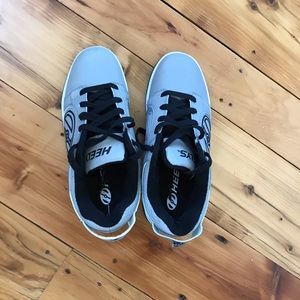 Heely’s size 6, big kids